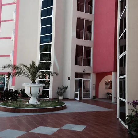 Rose Garden 4* סאני ביץ'