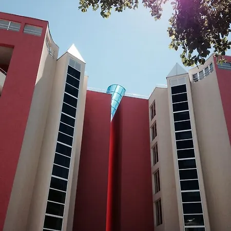 Rose Garden Hotel