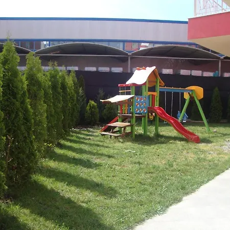Rose Garden מלון 4*