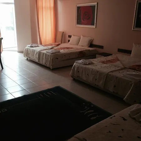 Hotel Rose Garden 4*