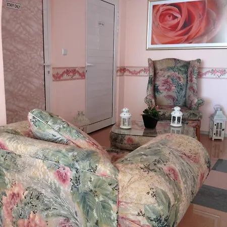 Hotel Rose Garden 4*