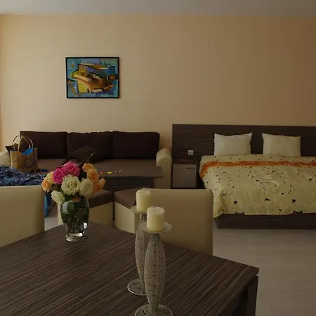 Hotel Rose Garden 4*