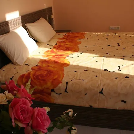 Rose Garden 4*