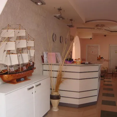 Rose Garden Hotel 4*