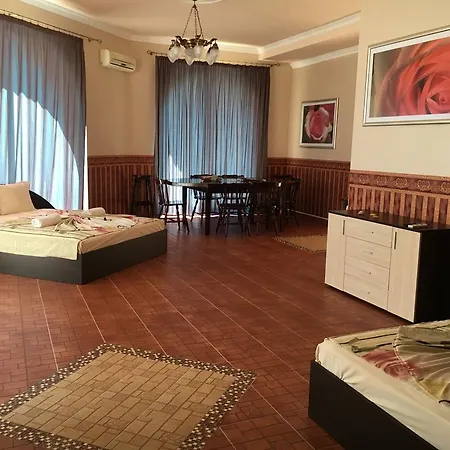 Rose Garden Hotel 4*