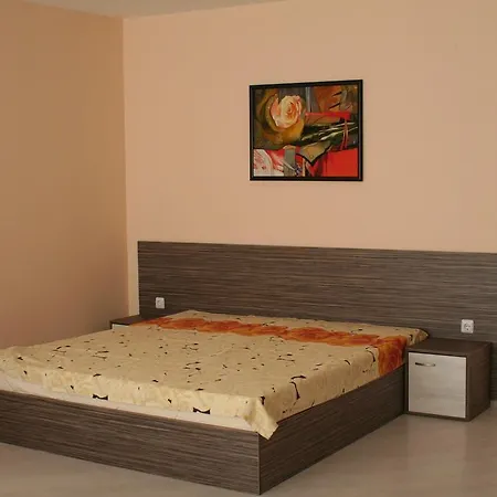 Rose Garden 4*