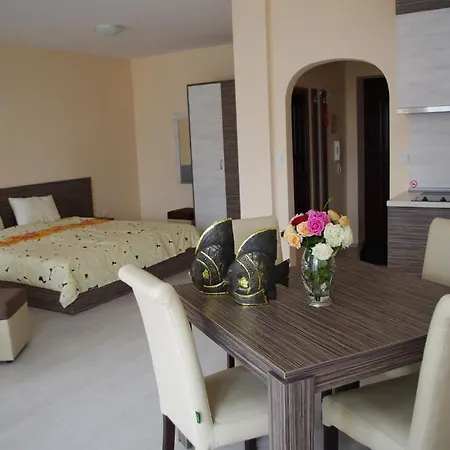 Rose Garden Hotel