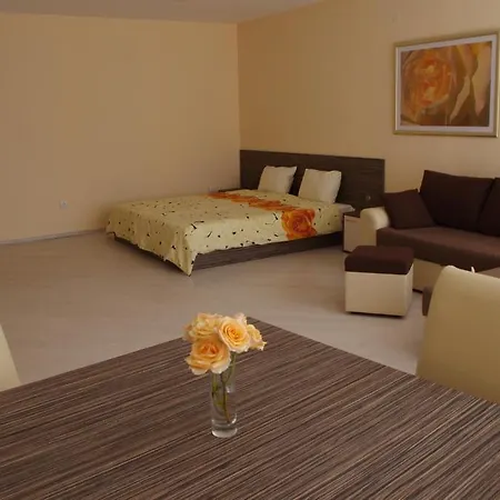 Rose Garden Hotel 4*